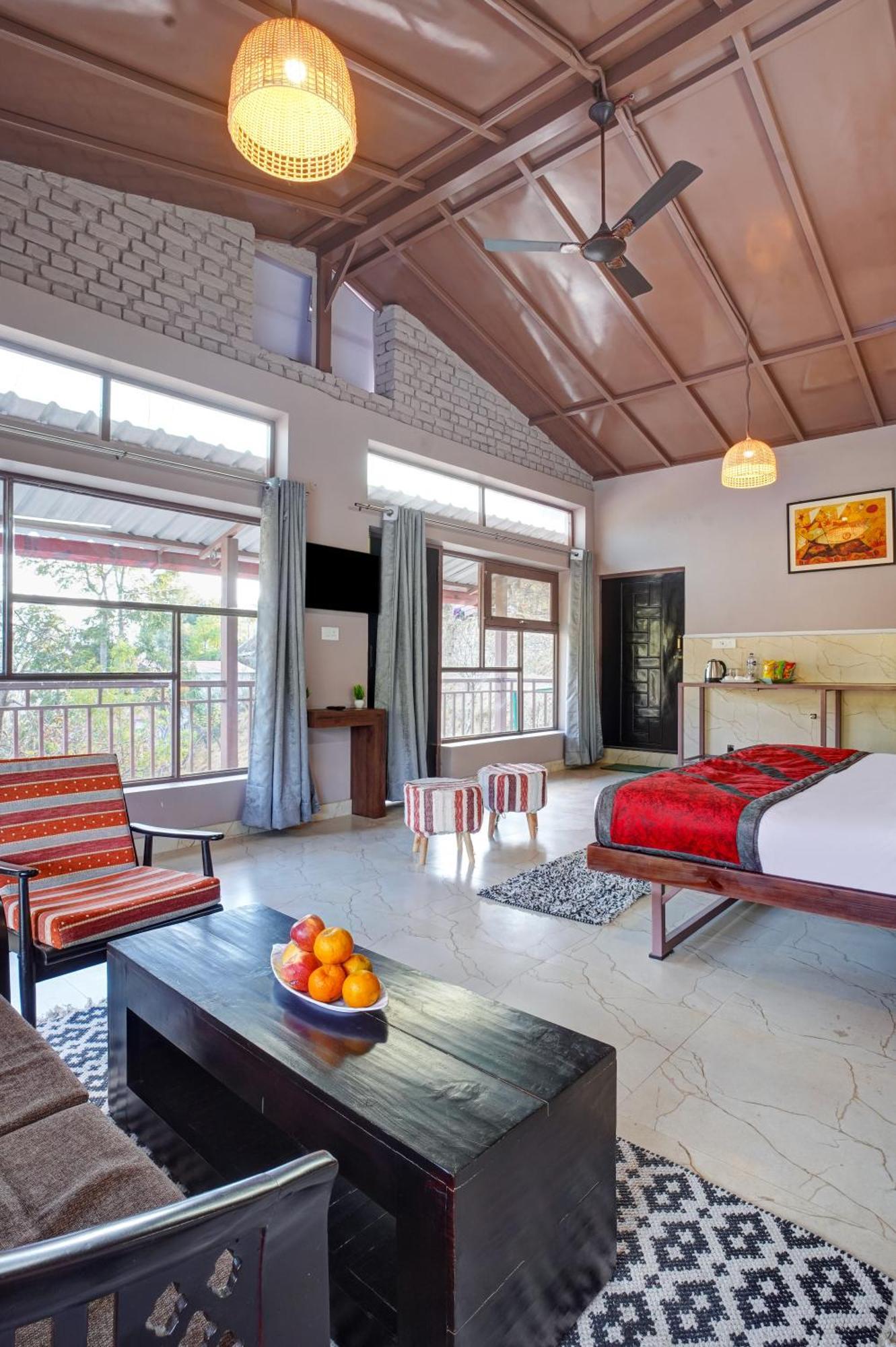 Nature's Vibe - A 4bhk Plum Orchard Villa *