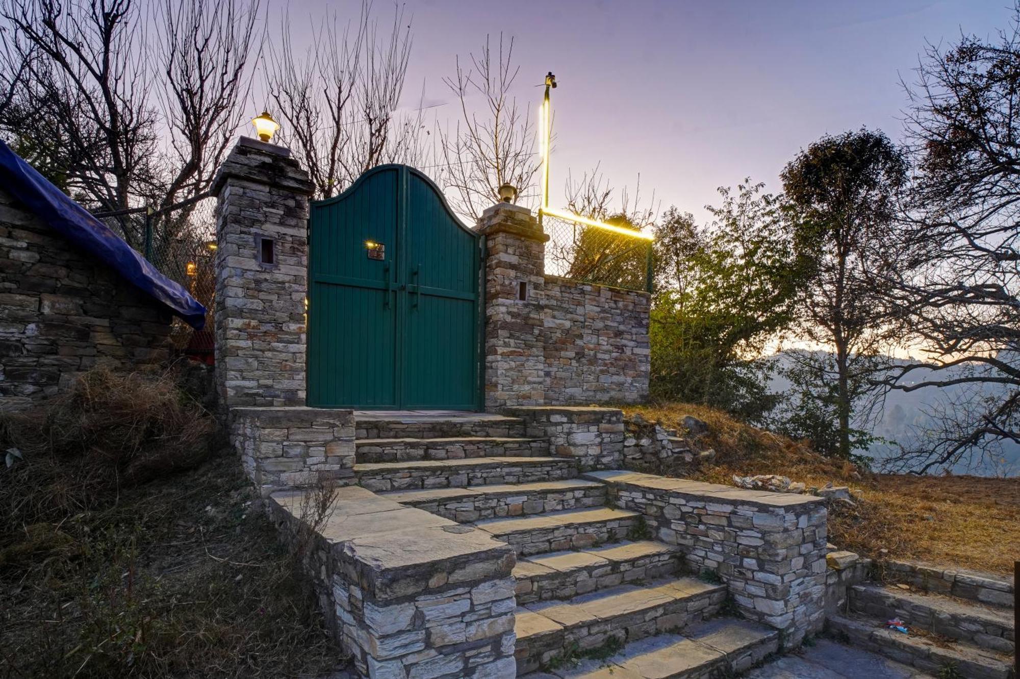 Villa Nature's Vibe - A 4bhk Plum Orchard Mukteshwar