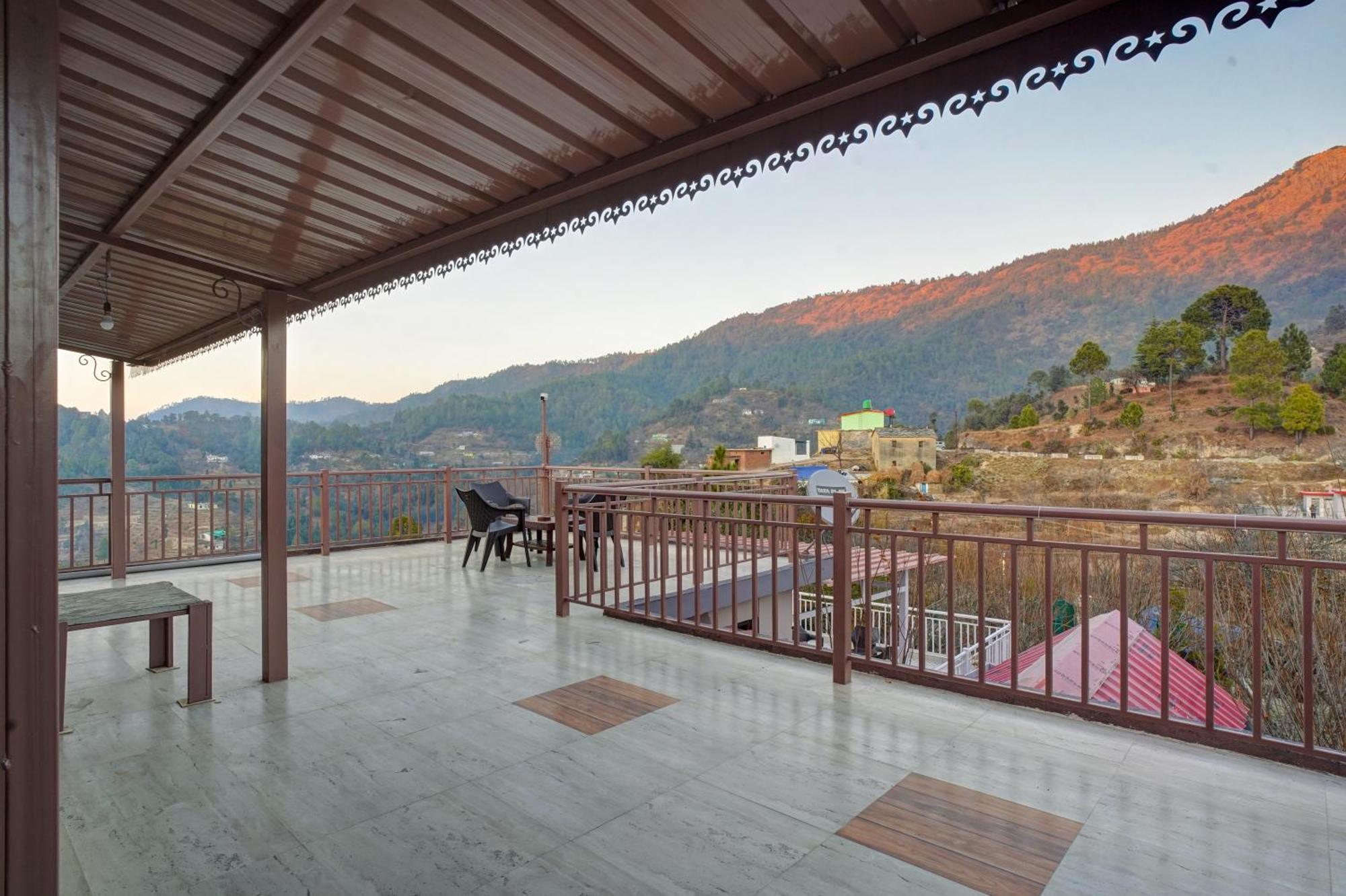Nature's Vibe - A 4bhk Plum Orchard Villa Mukteshwar
