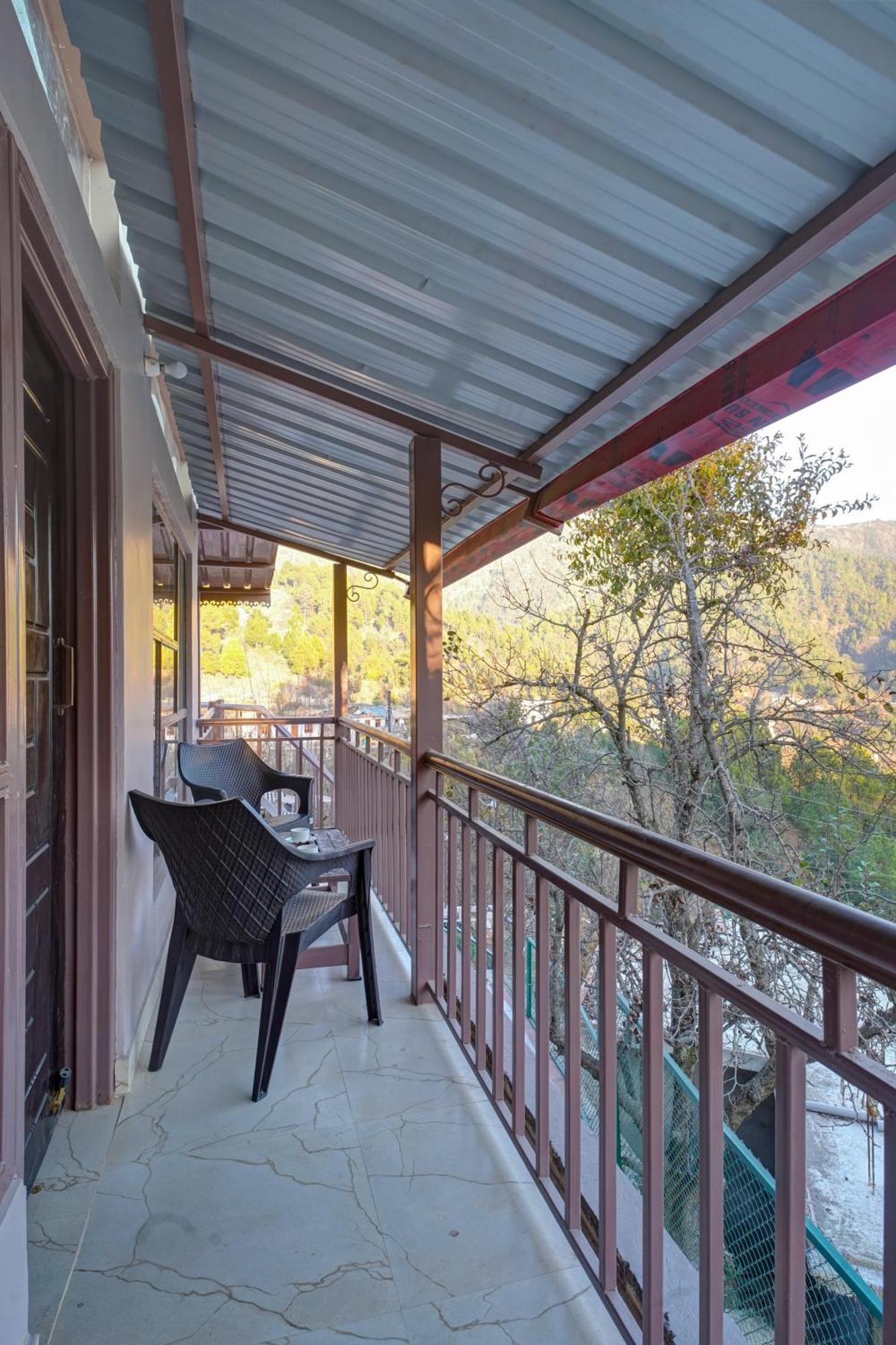Nature's Vibe - A 4bhk Plum Orchard Villa *