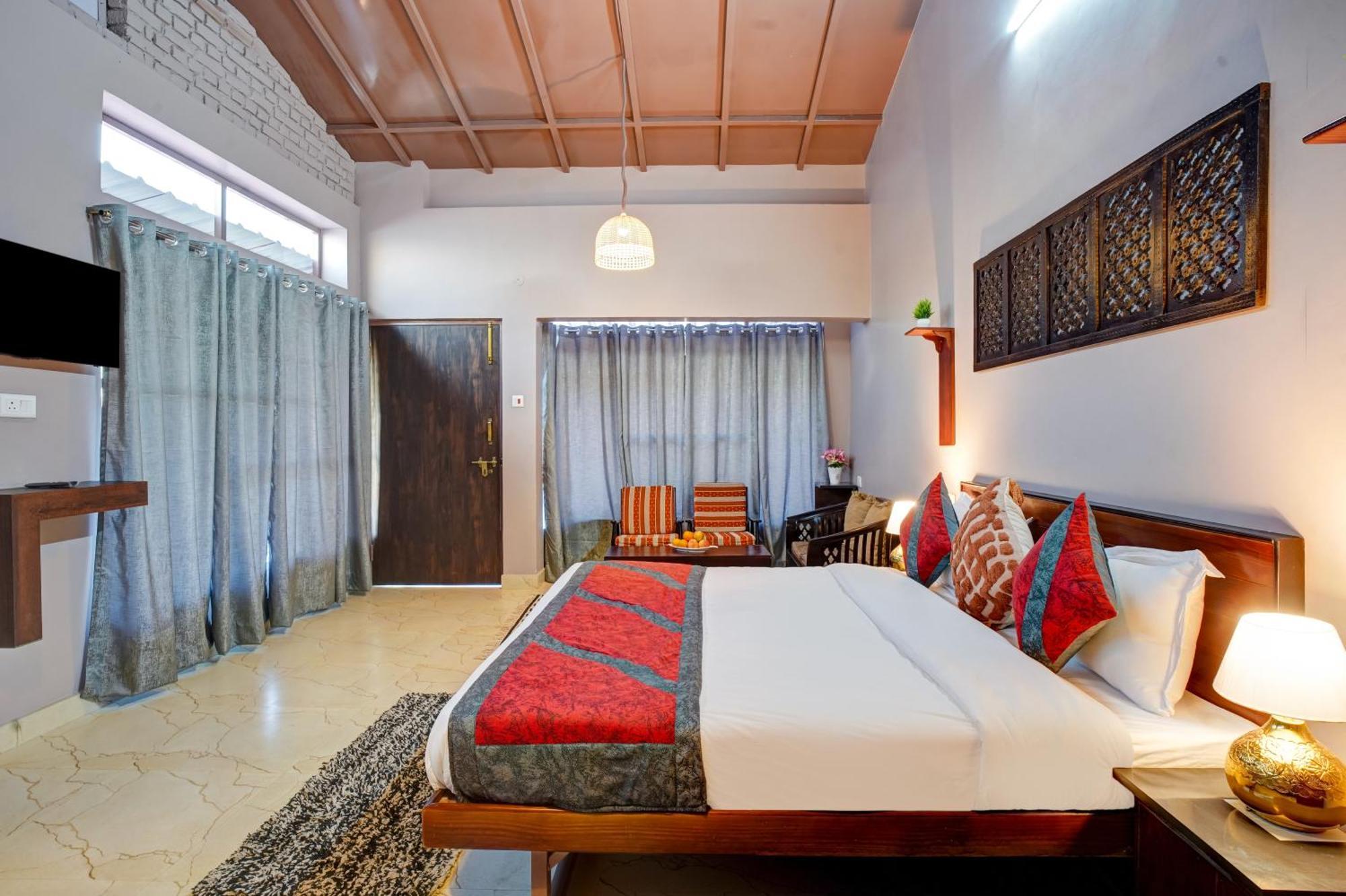 Villa Nature's Vibe - A 4bhk Plum Orchard