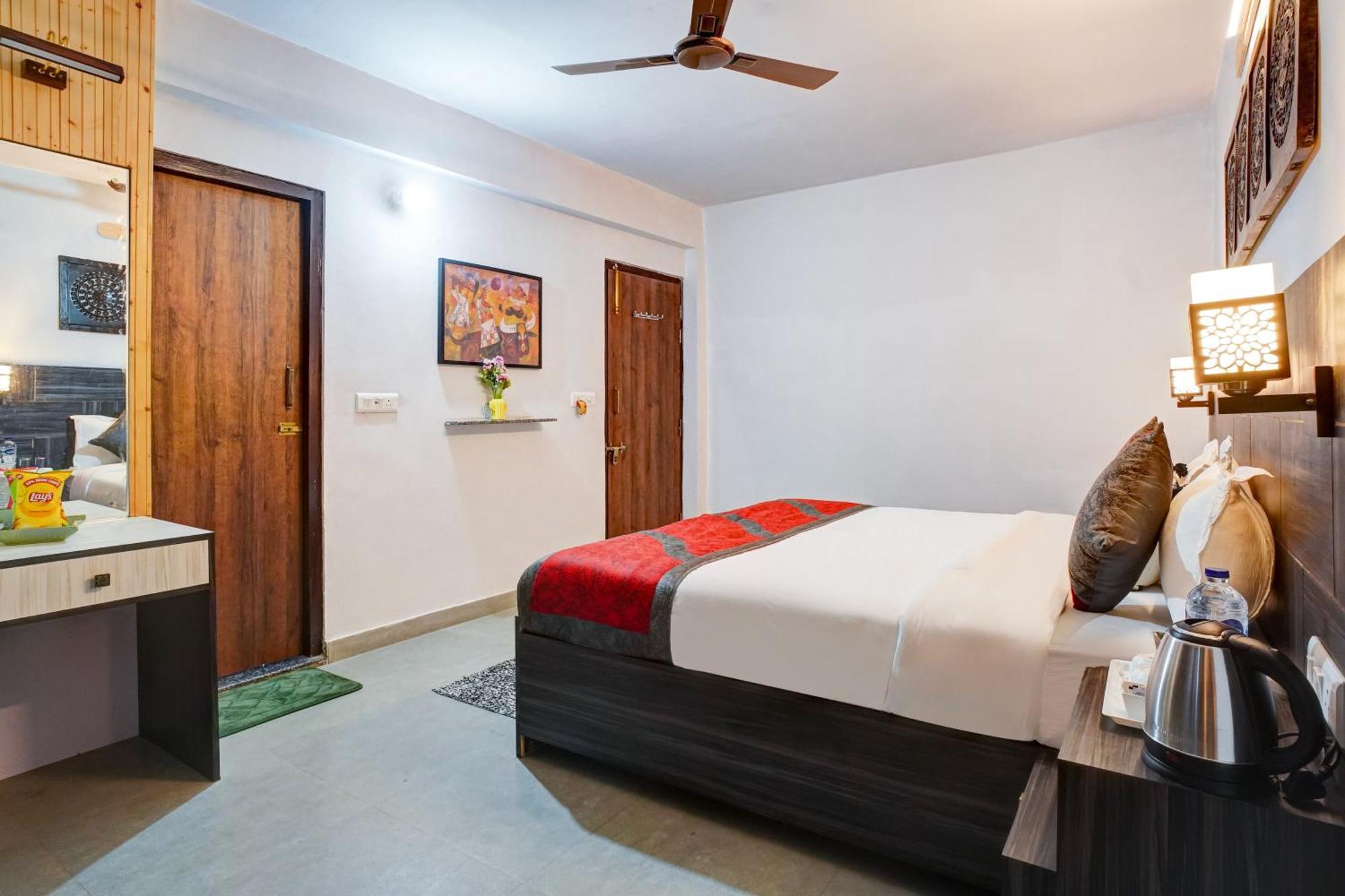 Nature's Vibe - A 4bhk Plum Orchard Villa Mukteshwar