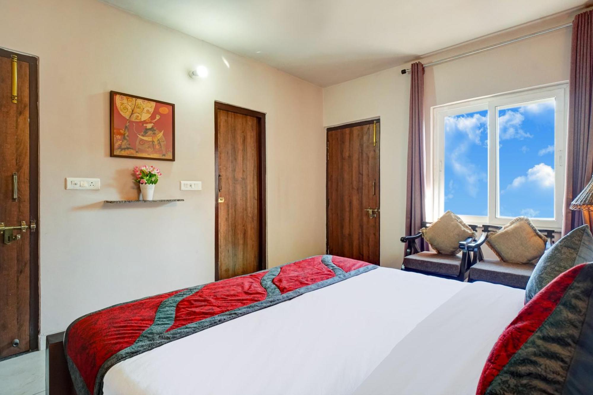 Villa Nature's Vibe - A 4bhk Plum Orchard *